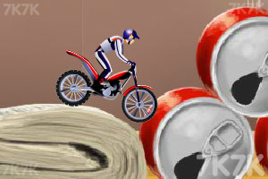 《平衡摩托车技4》游戏画面1